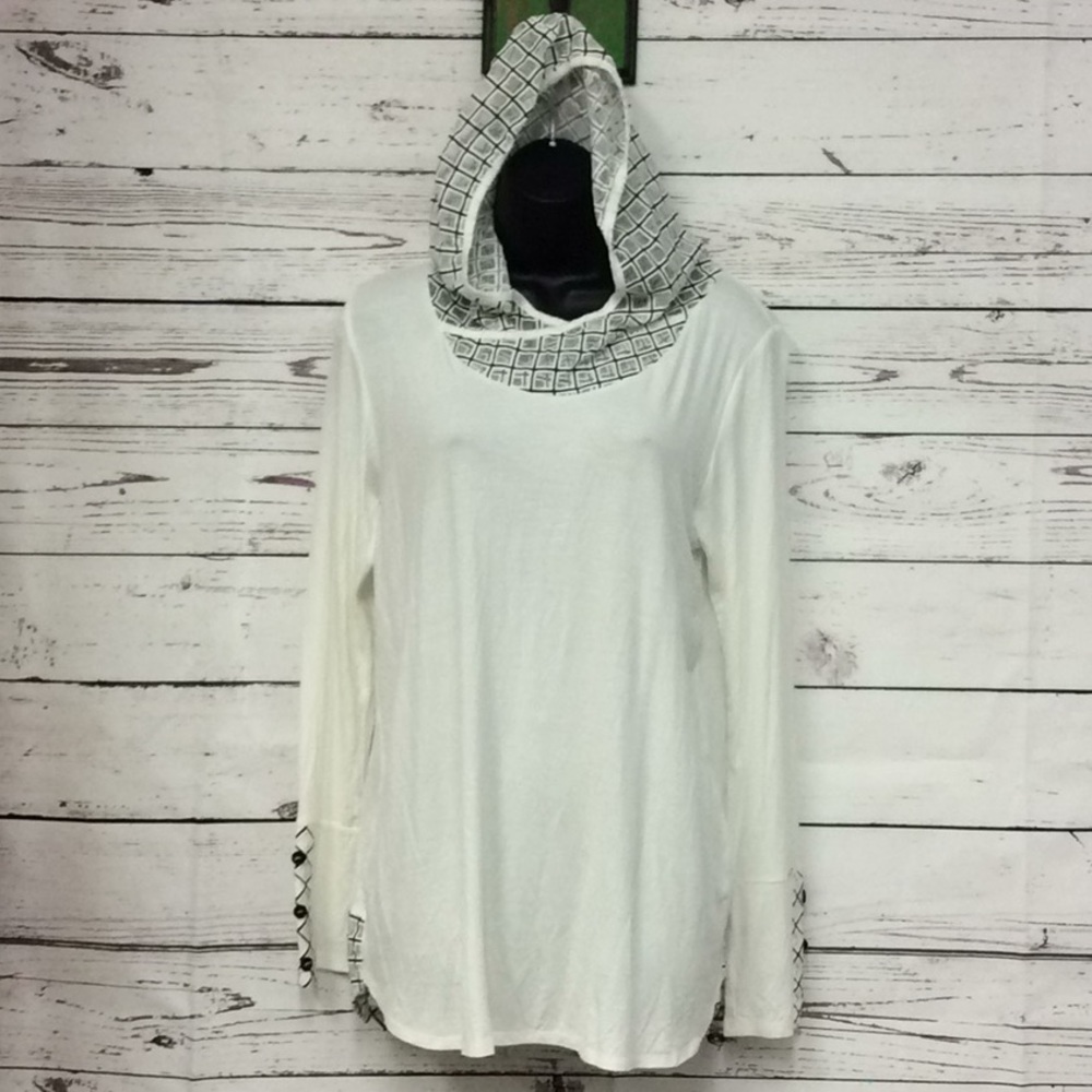 Rachael Kate white knit top window‎ pain hood